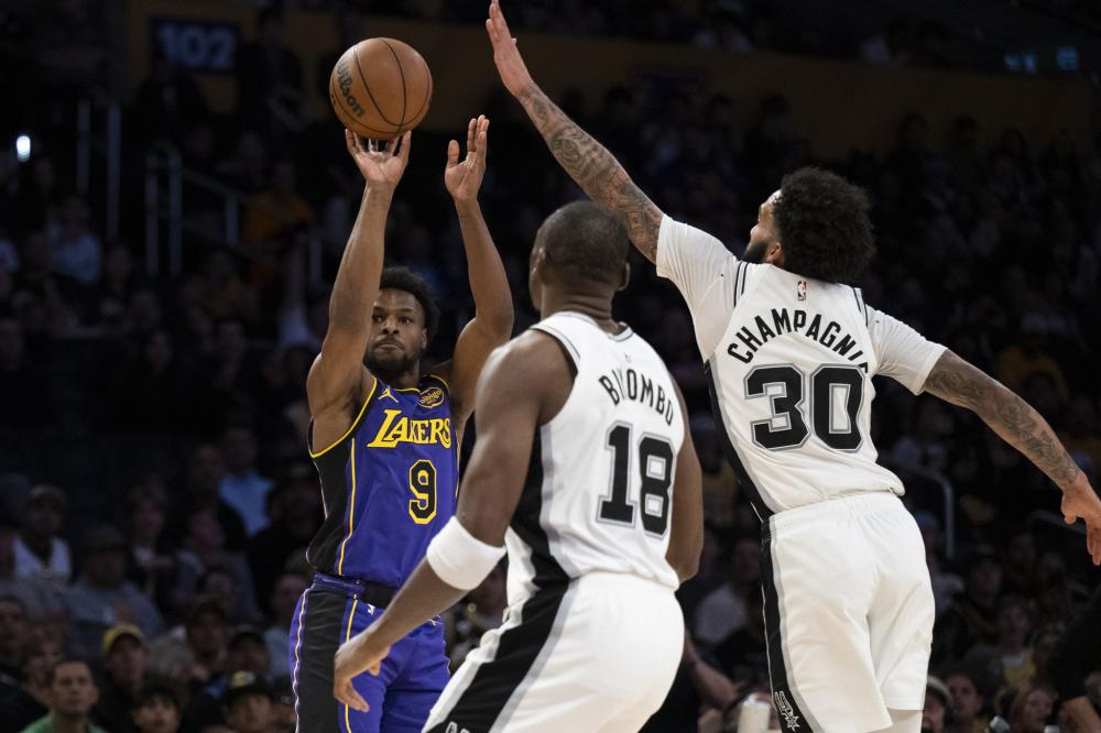 她奋力在烈 她奋力在烈