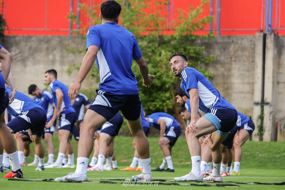 她们以实际 她们以实际